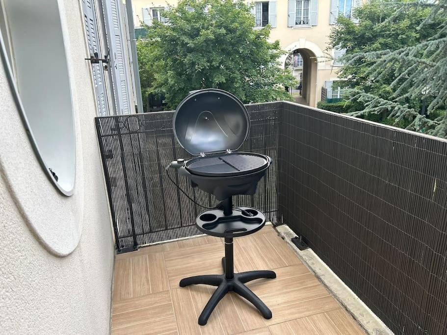 Once Upon A Time - 7Min From Disneyland - Free Private Parking - Self Checkin - Balcony - Barbecue Magny-le-Hongre Exteriér fotografie