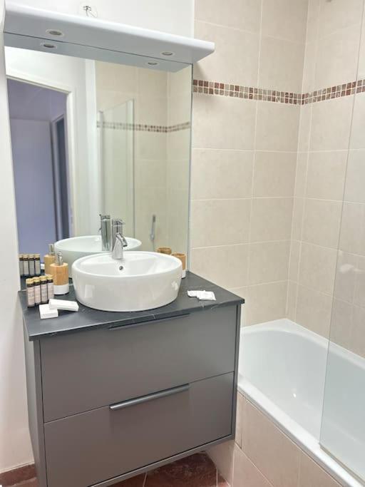 Once Upon A Time - 7Min From Disneyland - Free Private Parking - Self Checkin - Balcony - Barbecue Magny-le-Hongre Exteriér fotografie